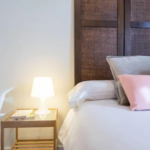 https://tgh-mlaga-centro-histrico-calle-alamos.1costadelsol.com